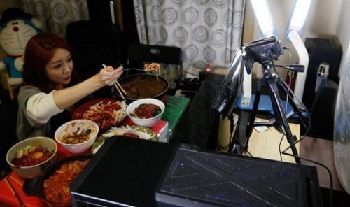 宝庆夜市吃瓜大赛直播视频,直播现场惊心动魄，瓜王争霸谁主沉浮？