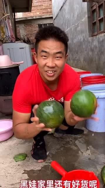 精神小伙在线吃瓜视频,揭秘娱乐圈幕后风云