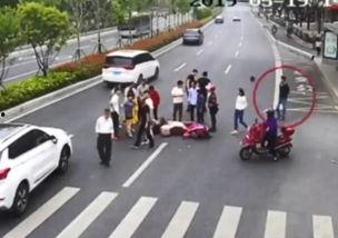 男子马路吃瓜视频大全播放,男子马路吃瓜视频大全，笑料百出引网友热议