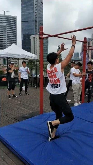 吃瓜群众踢球视频播放,足球场上的欢乐瞬间