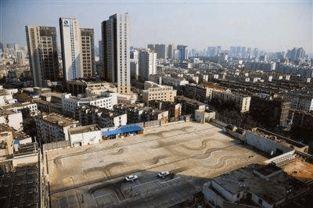 寿光东城楼顶吃瓜视频,网友热议